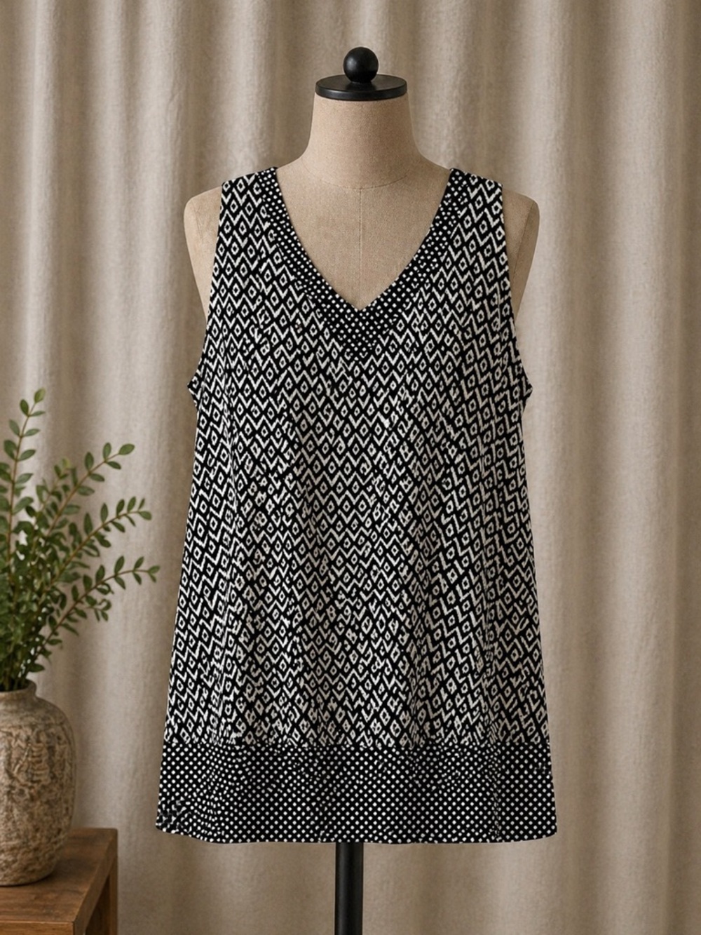 Cynthia Rowley Geometric‎ Pattern Sleeveless Top Size Medium